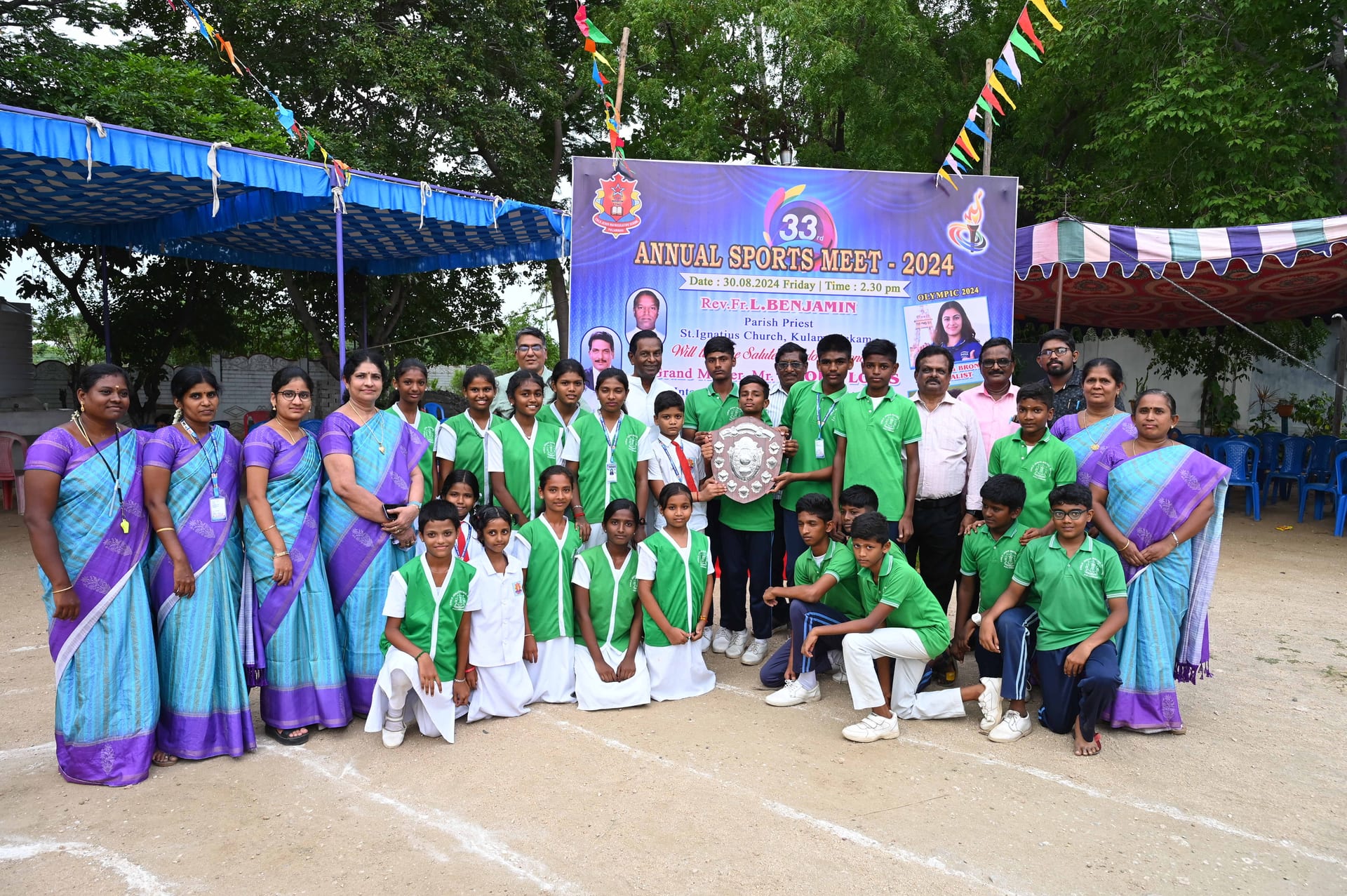 Students of Child Jesus Matriculation School, Pullambadi